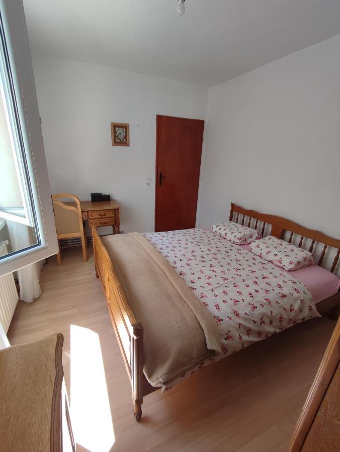 Apartman Bor Лівно Екстер'єр фото